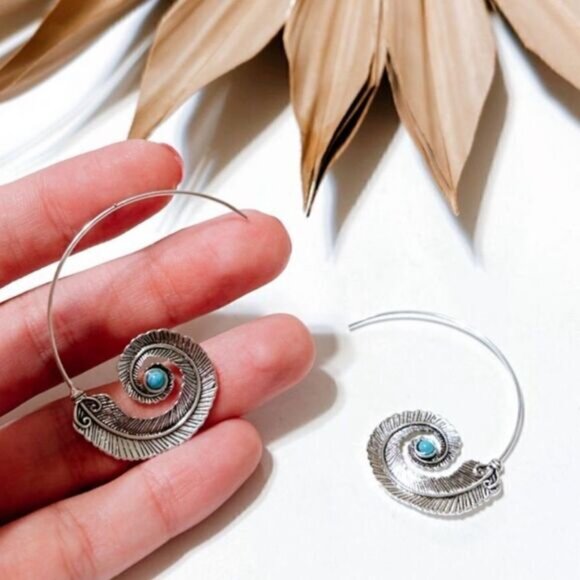 Feather Hoop Earring N1442 - Picture 3 of 4